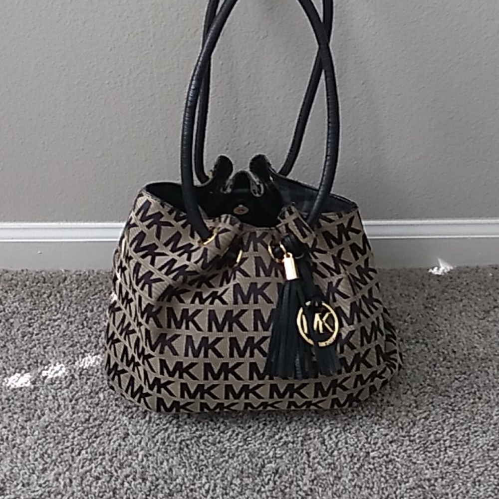 Michael Kors Logo Bag - Picture 3 of 5